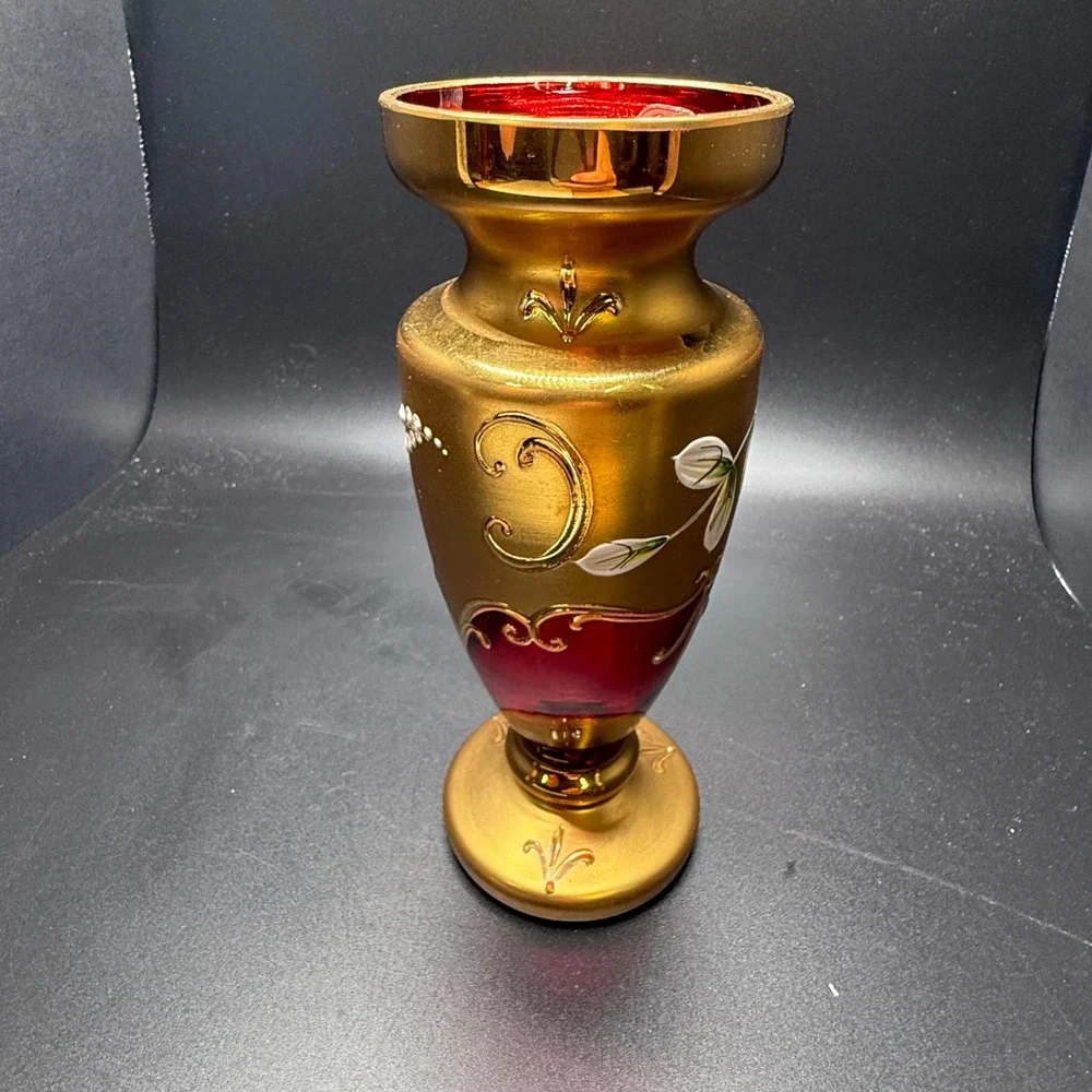 Bohemia Crystal vase brand color