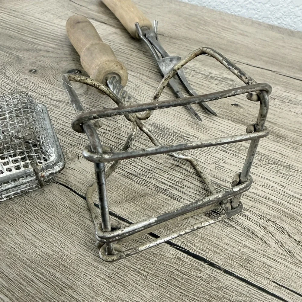 Lot of 3 Vintage Antique Wooden Handle Kitchen Utensils Gadgets Soap Saver