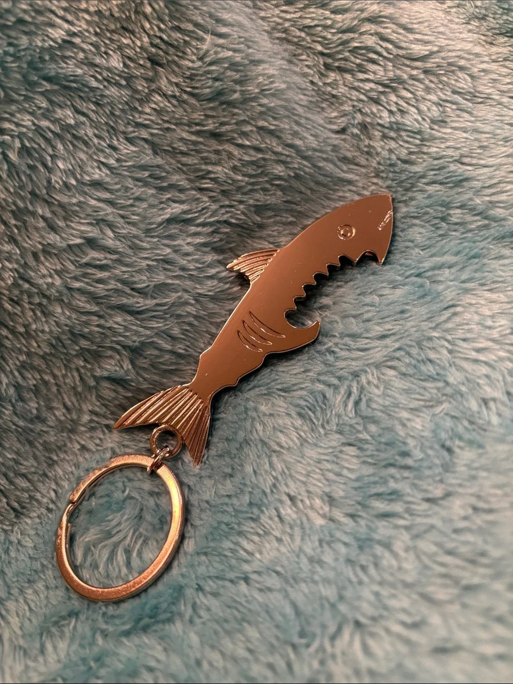 unbranded shark keychain