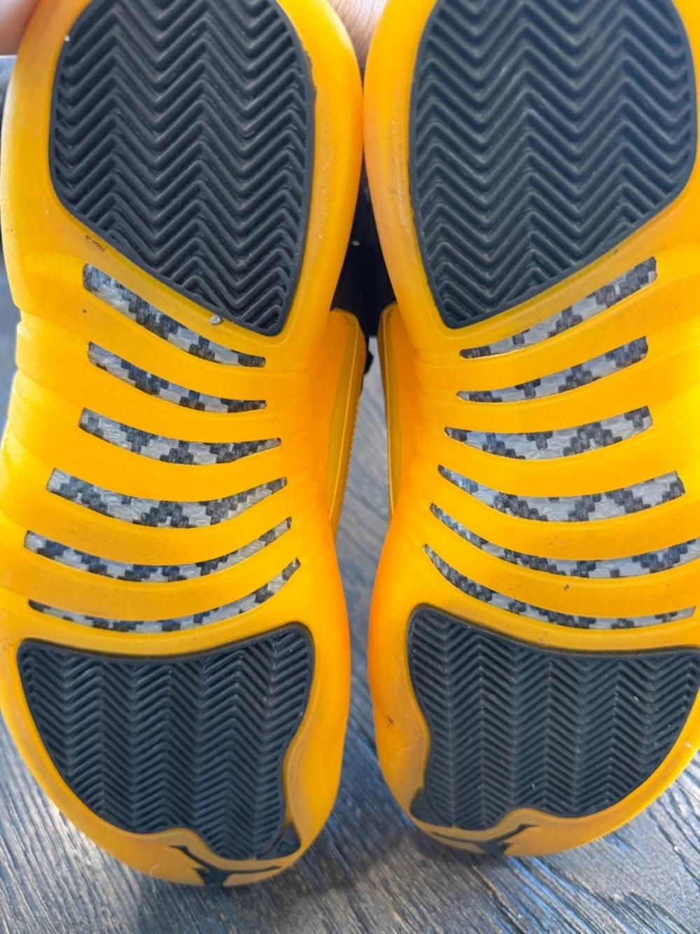 Air Jordan 12 Retro University Gold Men’s Size 8.5