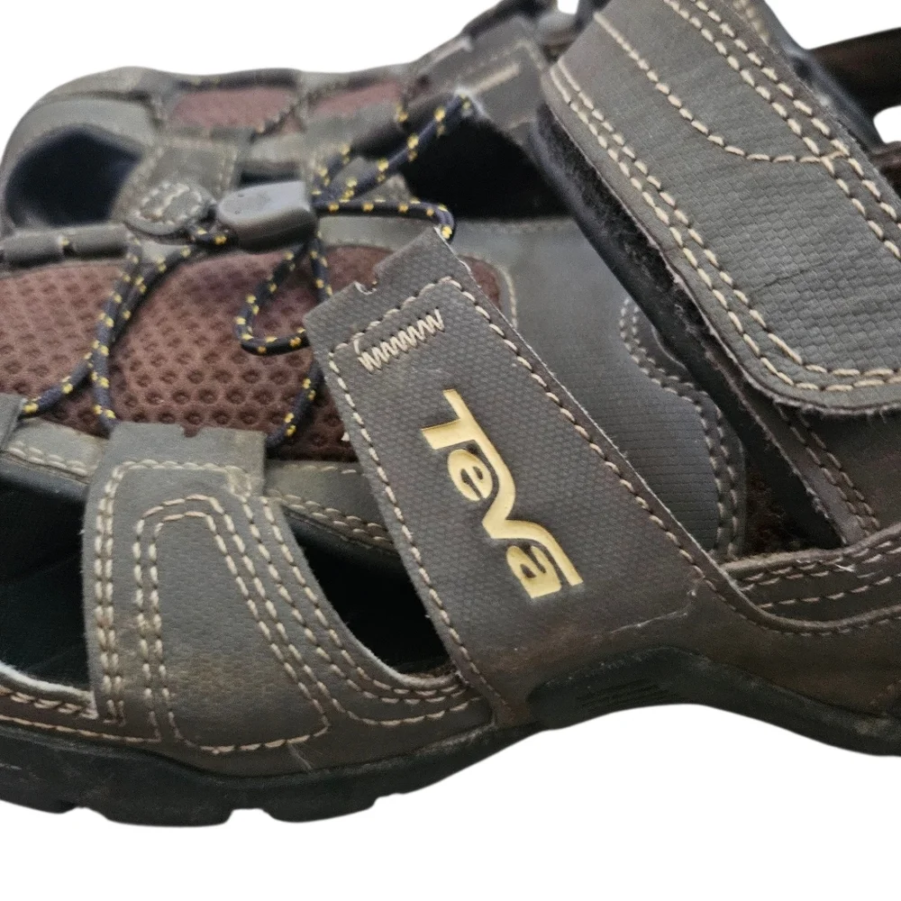 Teva Forebay Fisherman Sandals Men Size 11 Gray Brown Outdoor Hiking Water Sport