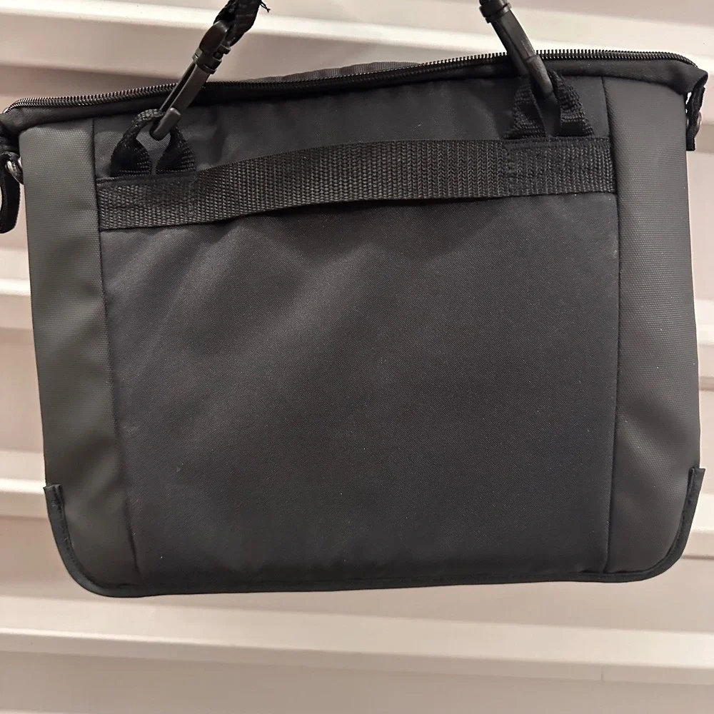 Case Logic sleek silhouette