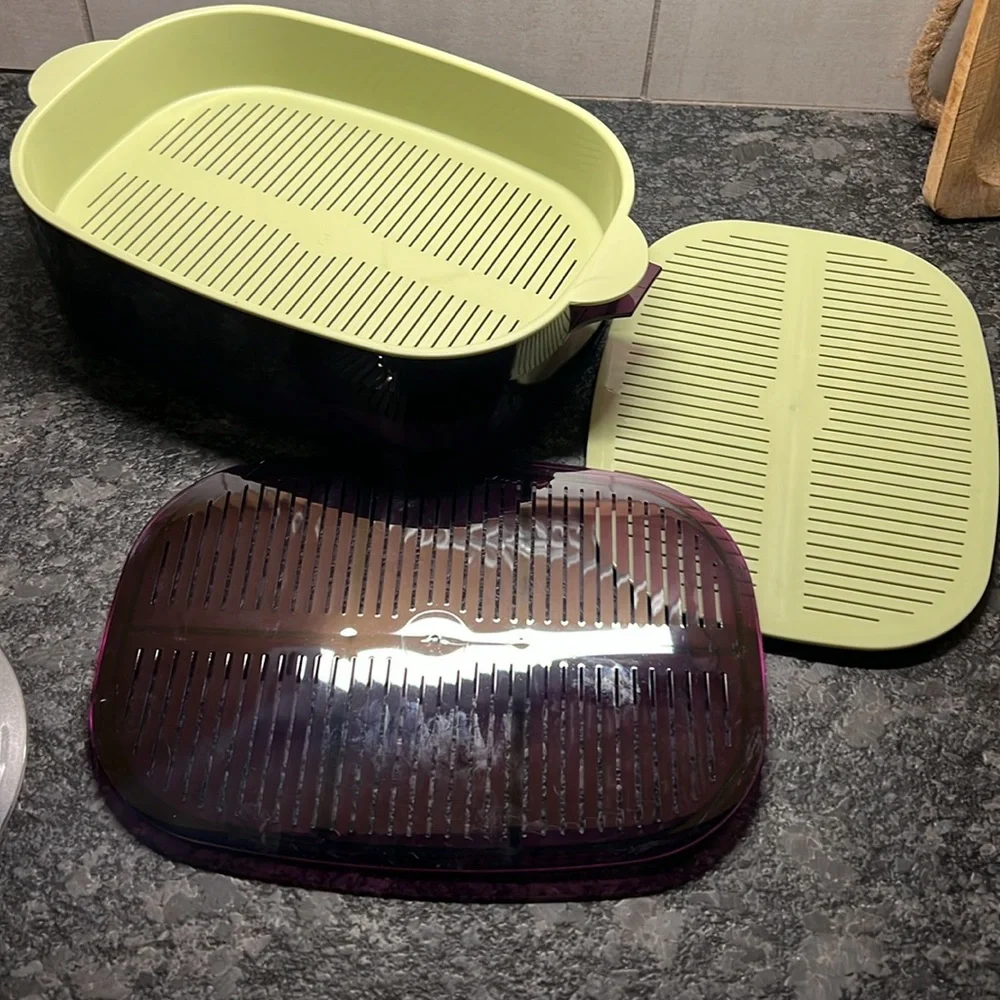 Tupperware oval stack