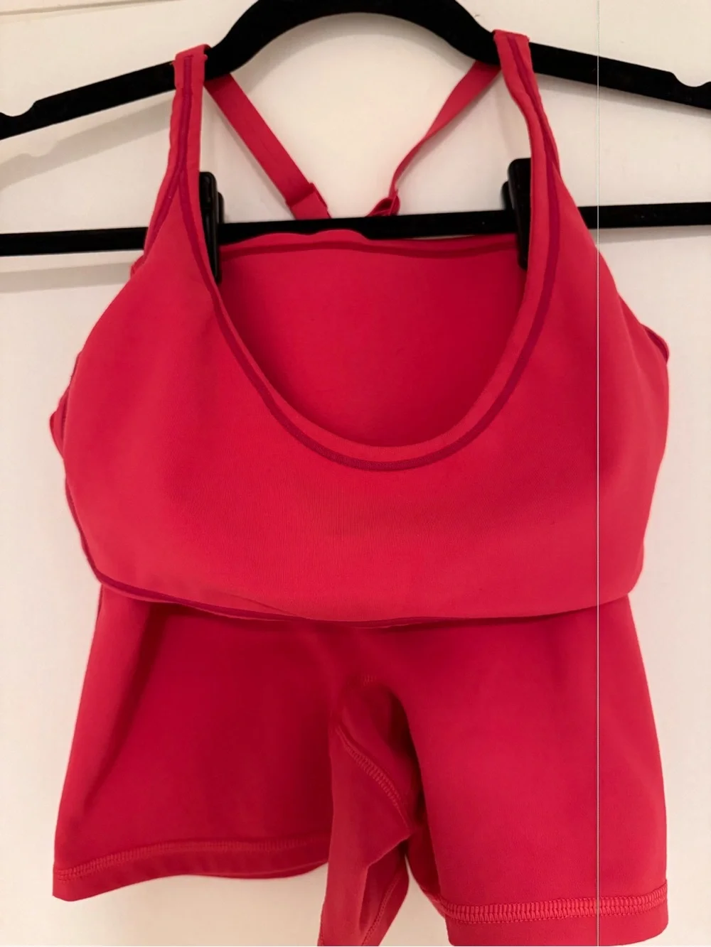 FABLETICS X Khloe Kardashian sports bra/ shorts set- berrylicious- SIZE XS- new