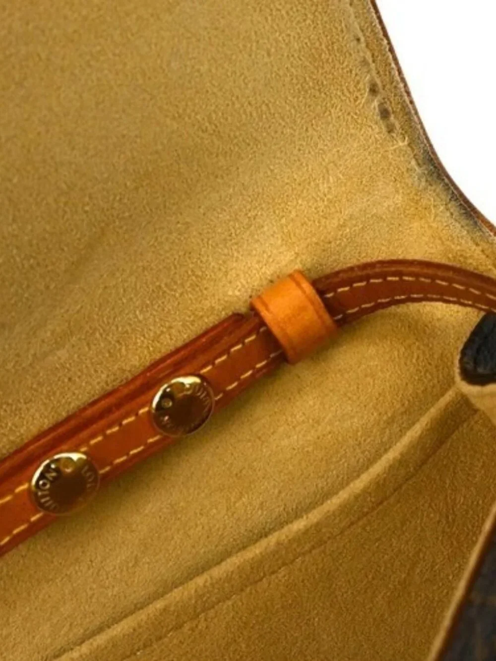 Louis Vuitton damages 	france