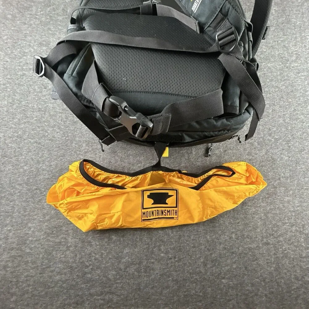 Mountainsmith Borealis 35L Camera Backpack Padded Laptop Sleeve Inserts Rainfly