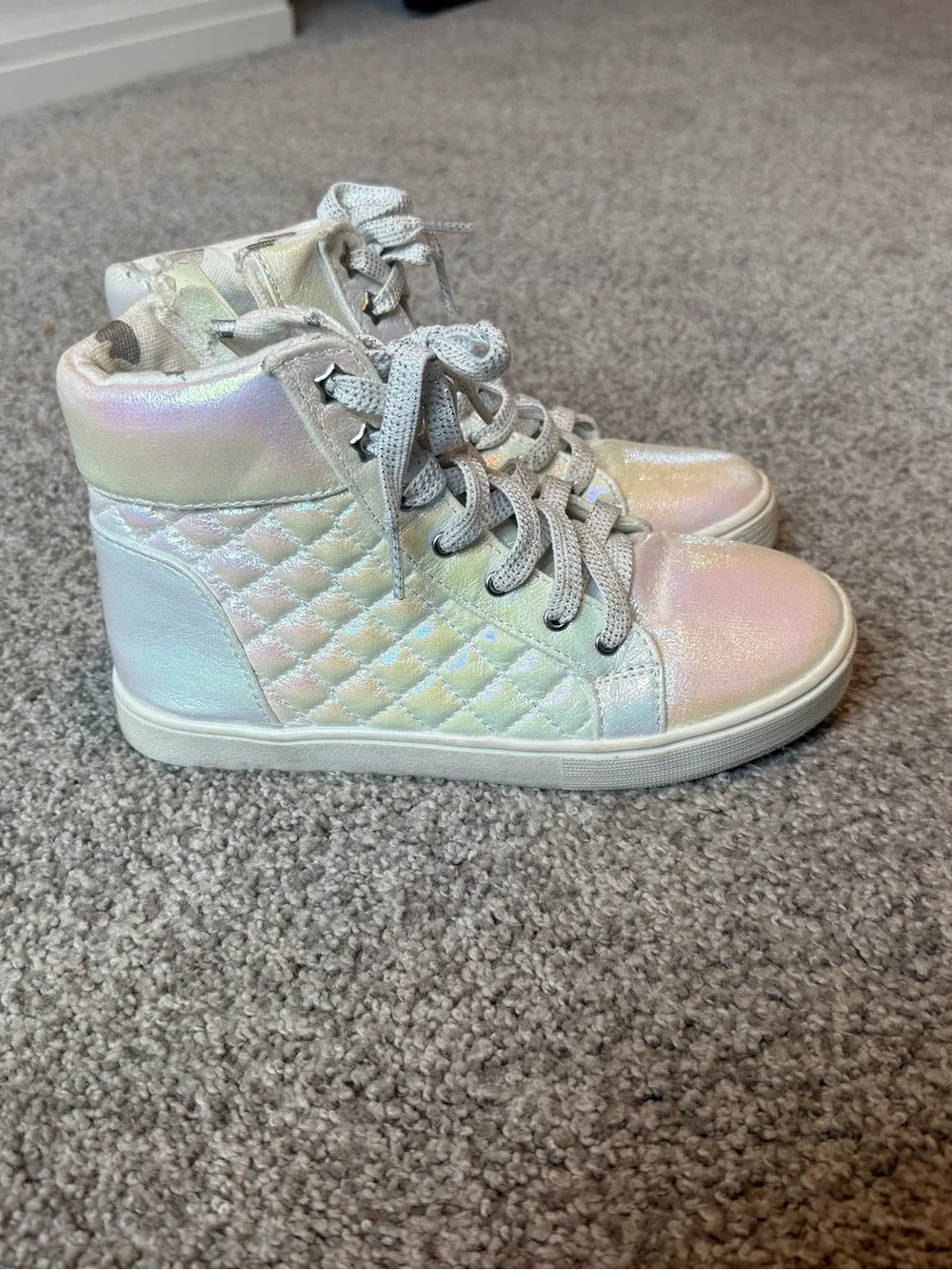 Justice quilted white