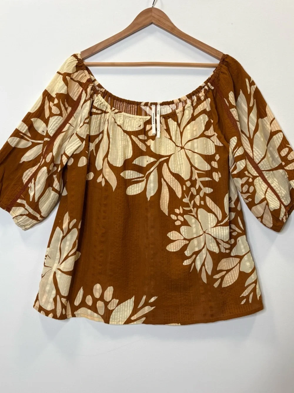 Anthropologie lace out elasticized
