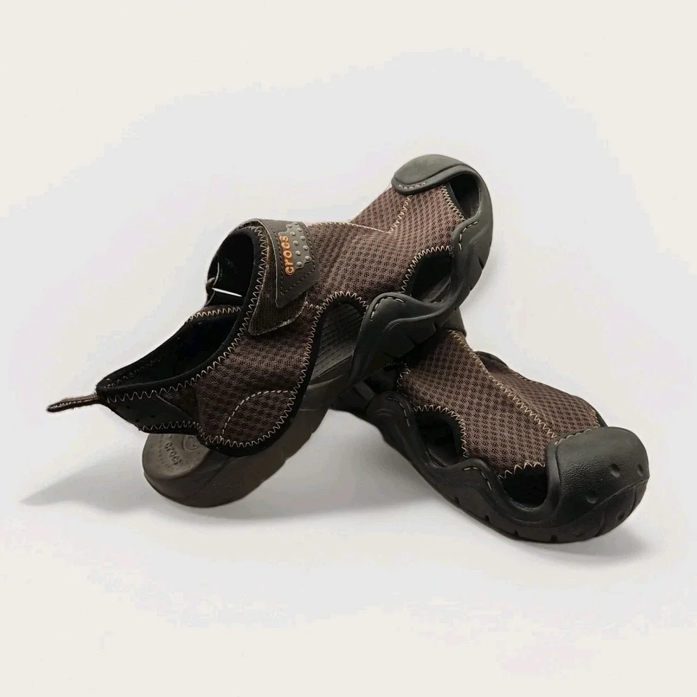 CROCS 11 comfortable slip