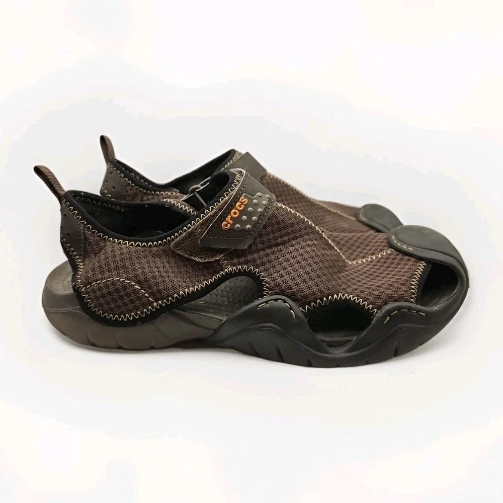 CROCS that men color