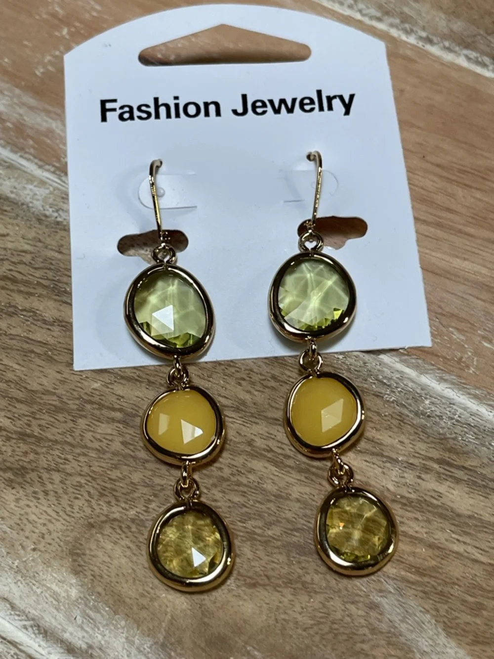 N/A elegant gold