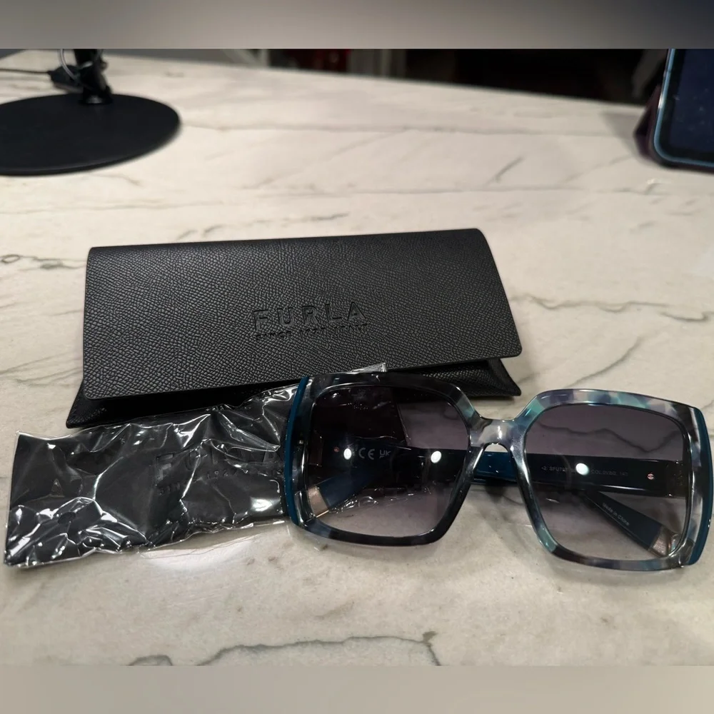 Furla Oversized Square Sunglasses Clear Black Green Frame Gradient Lenses Case