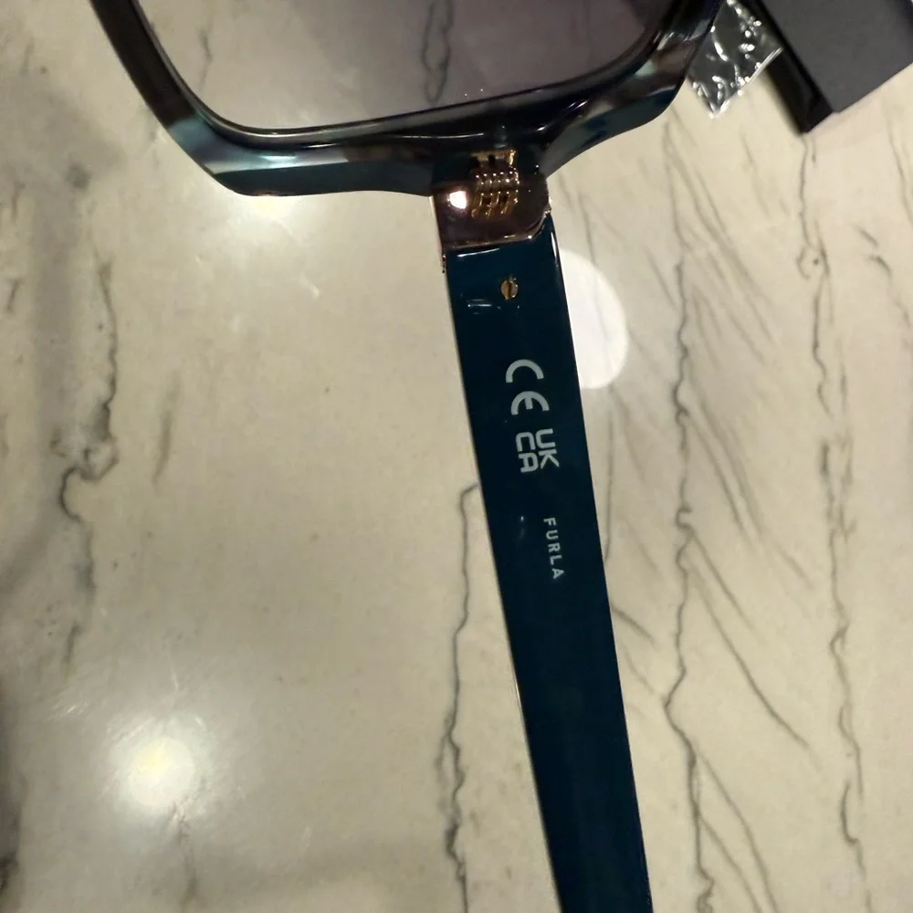 Furla up grabs