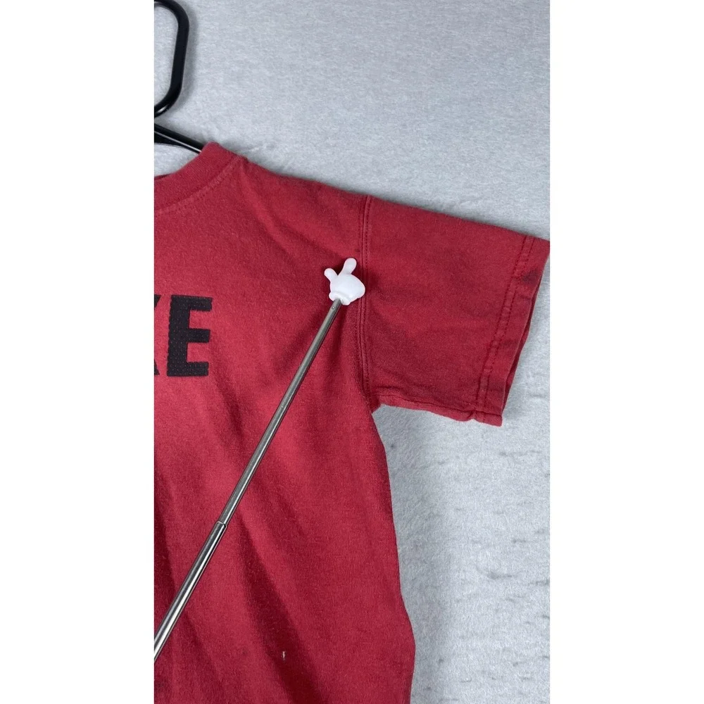 Nike tag red