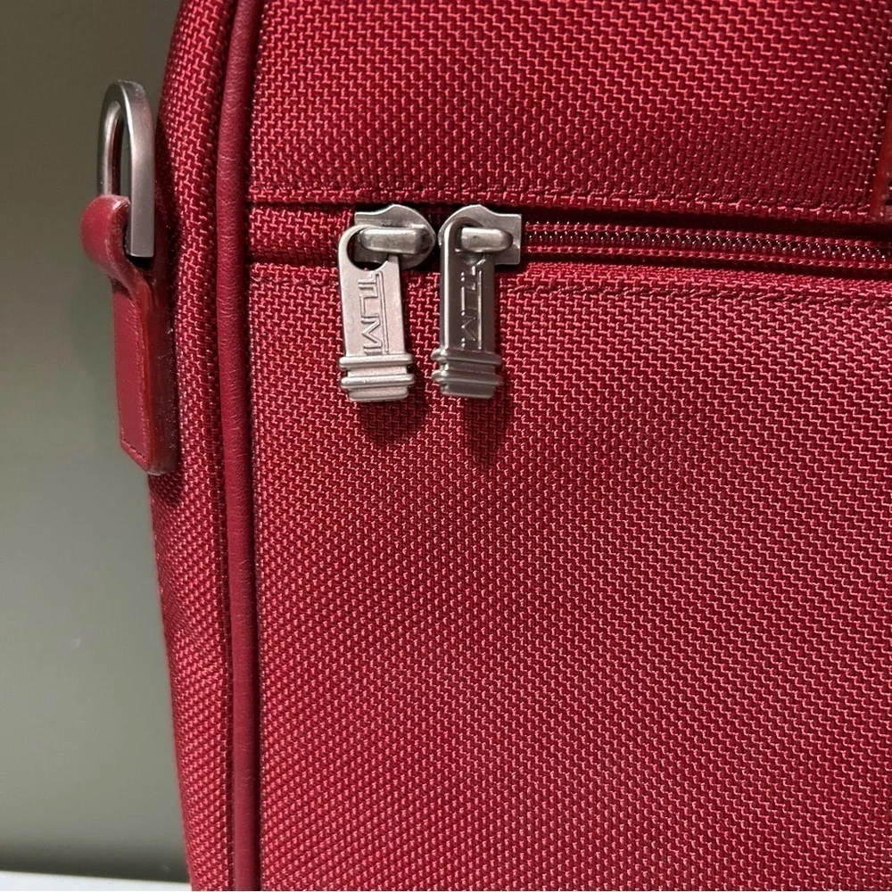Tumi large business