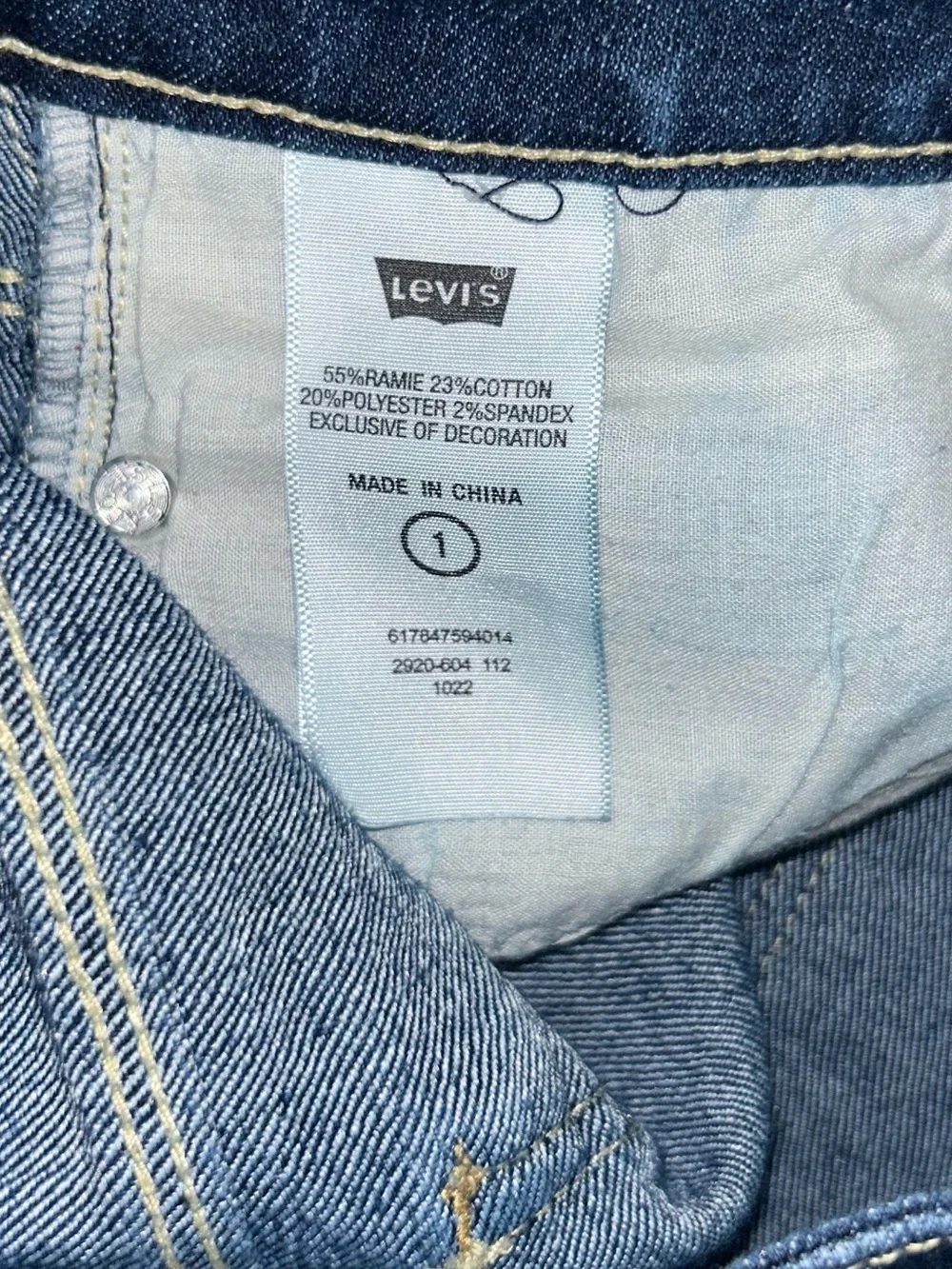 Levis y2k size