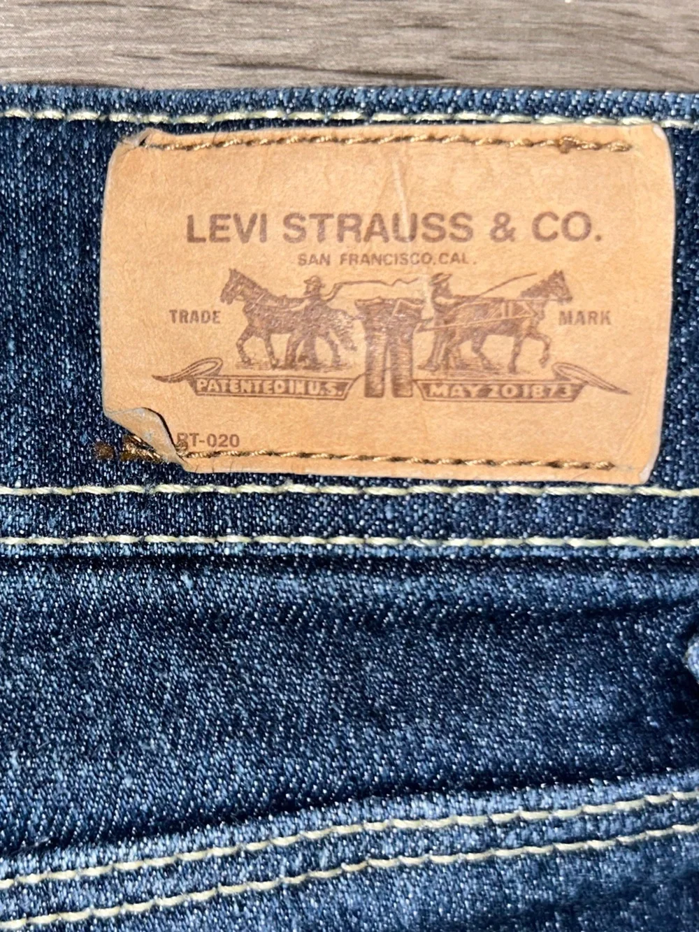 Levis great rise low