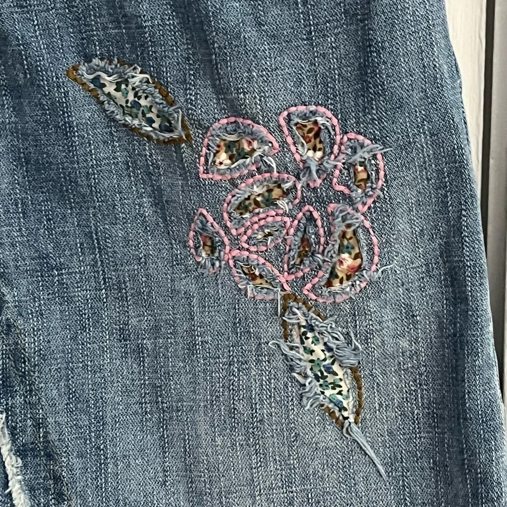 dELiA*s raw tags