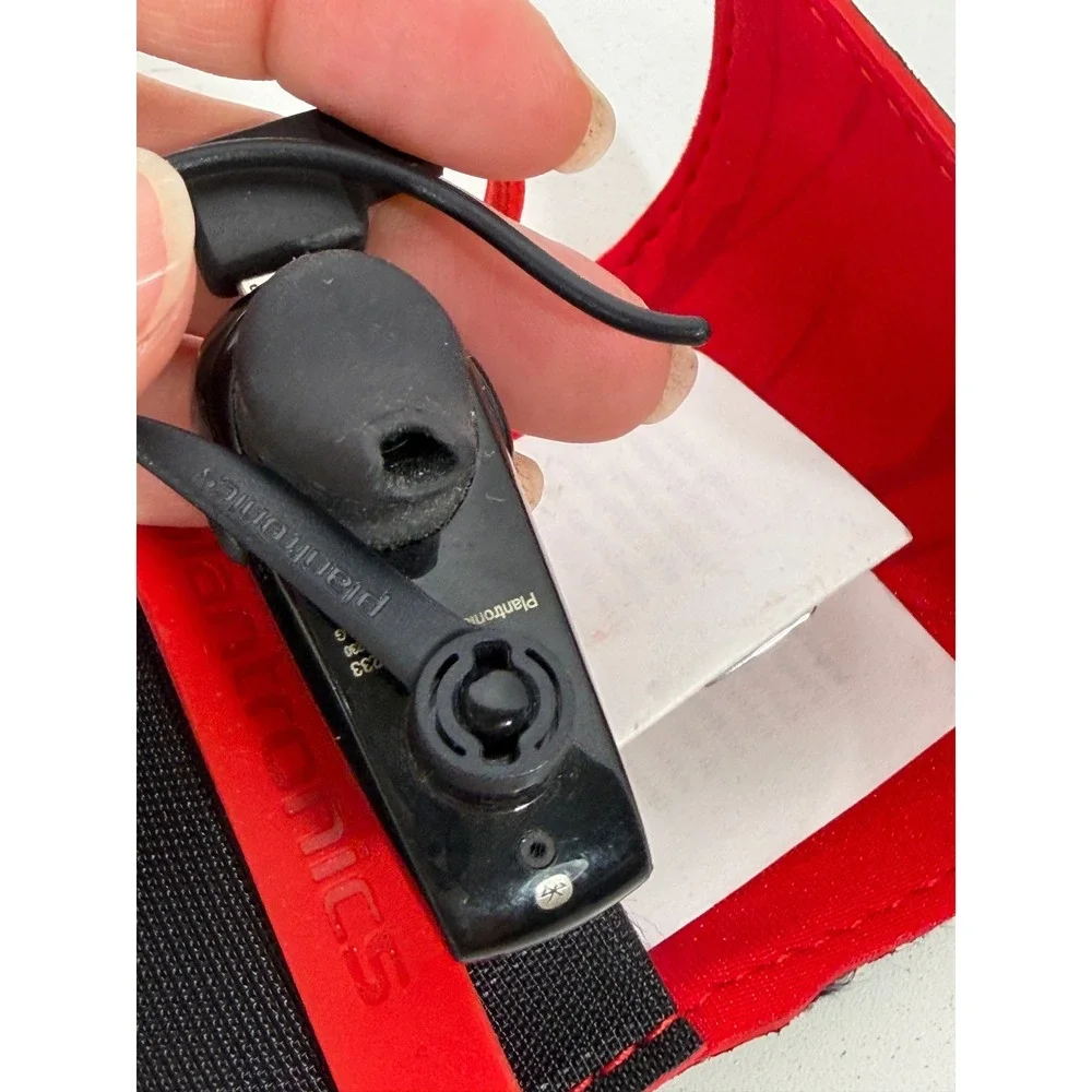 Plantronics charging case