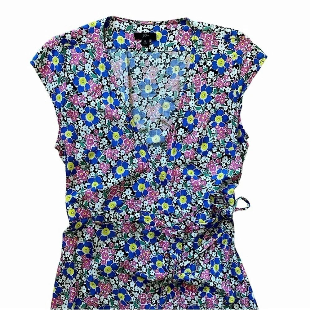J. Crew neckline white 19”