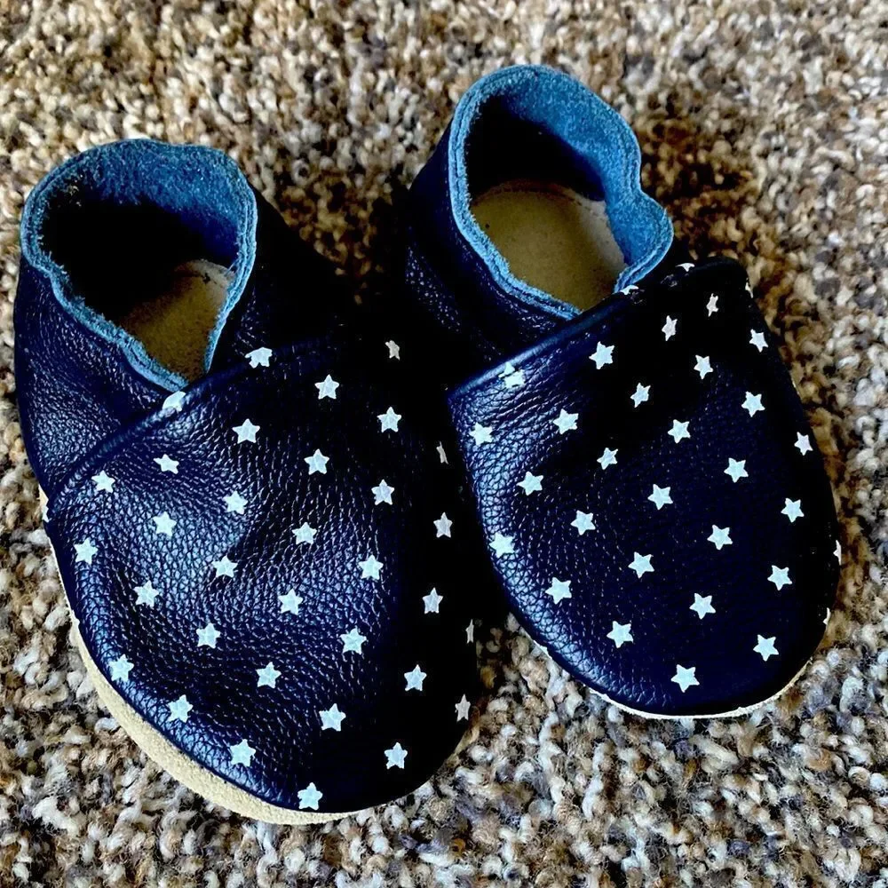 Baby leather stars ✨ shoes so cute! Sz 2