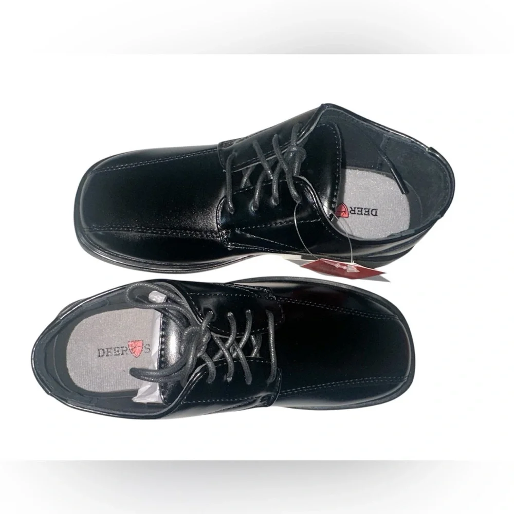 Deer Stags Shiny Black Dress Shoes size 2 1/2.               (#69)