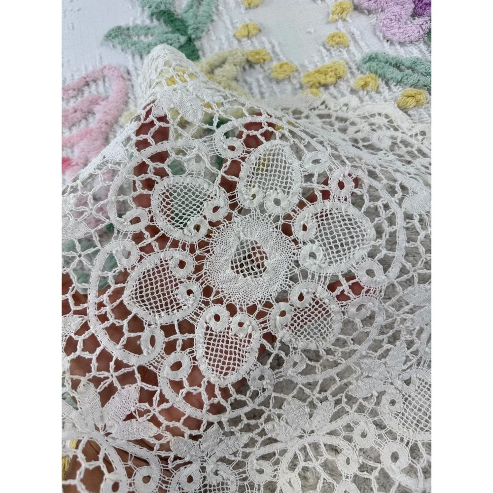N/A scalloped doily
