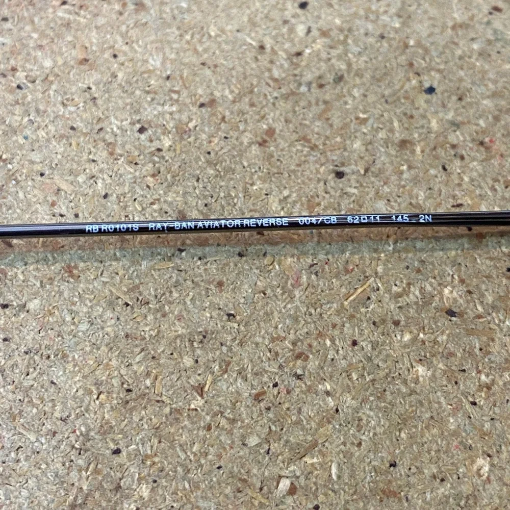 Ray-Ban see scratches