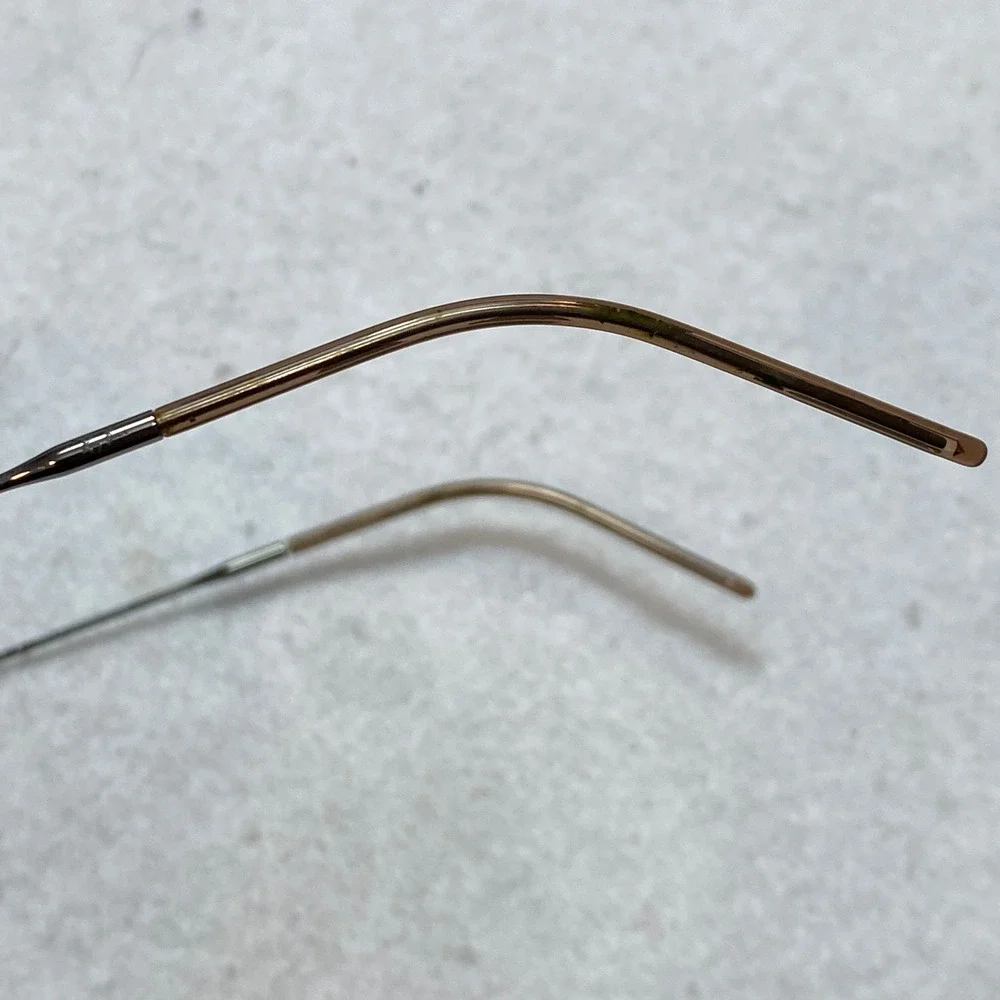 Ray-Ban see scratches