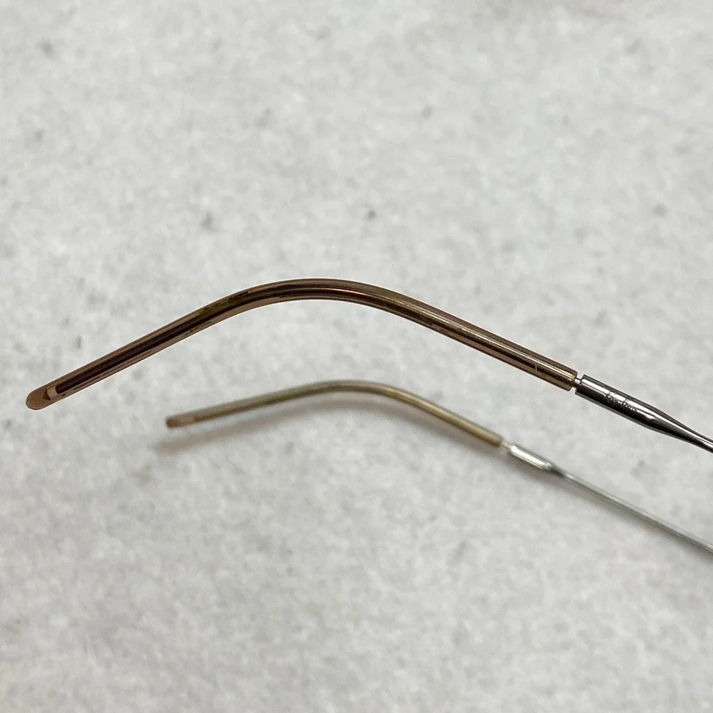 Ray-Ban see scratches