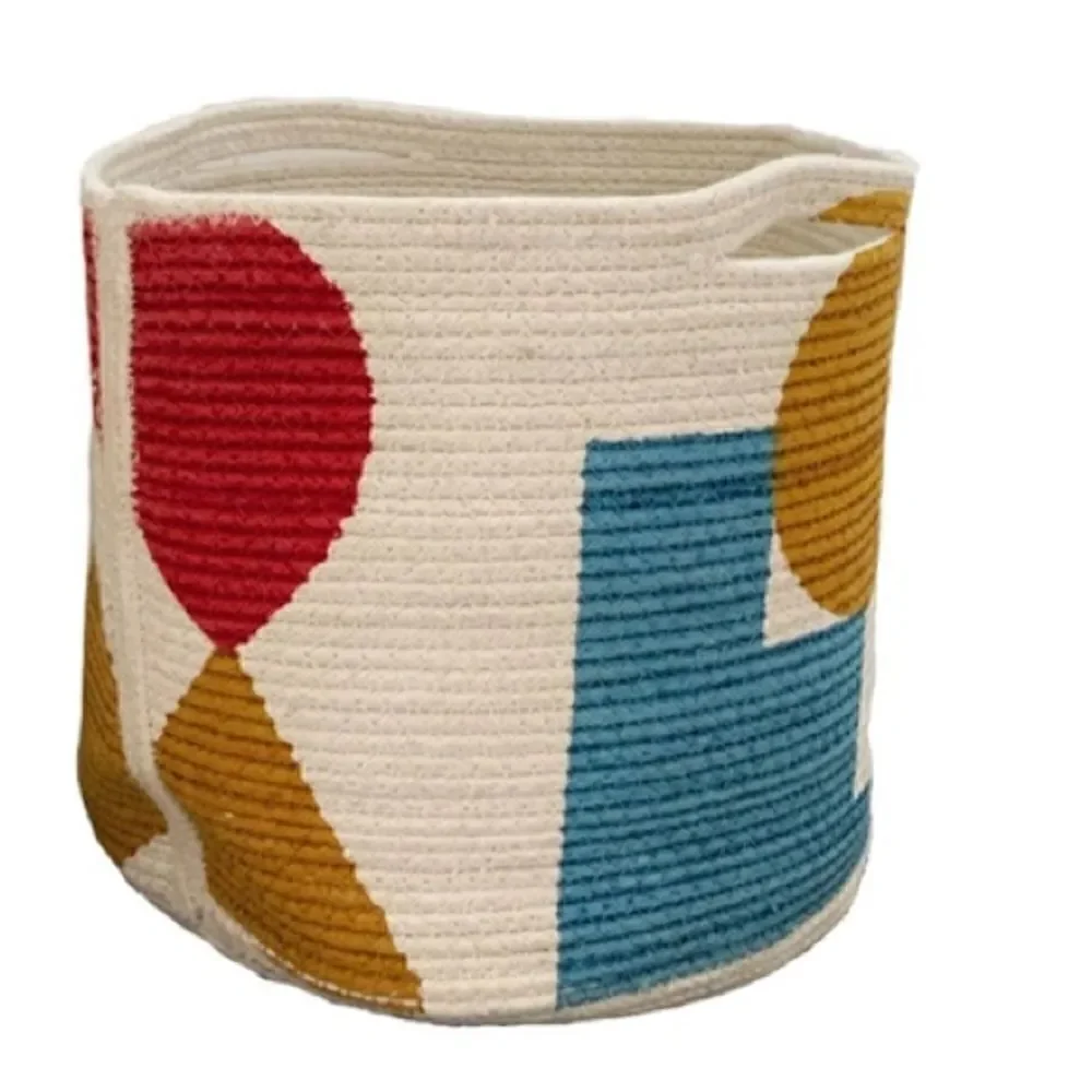 Ushvi geometric bucket