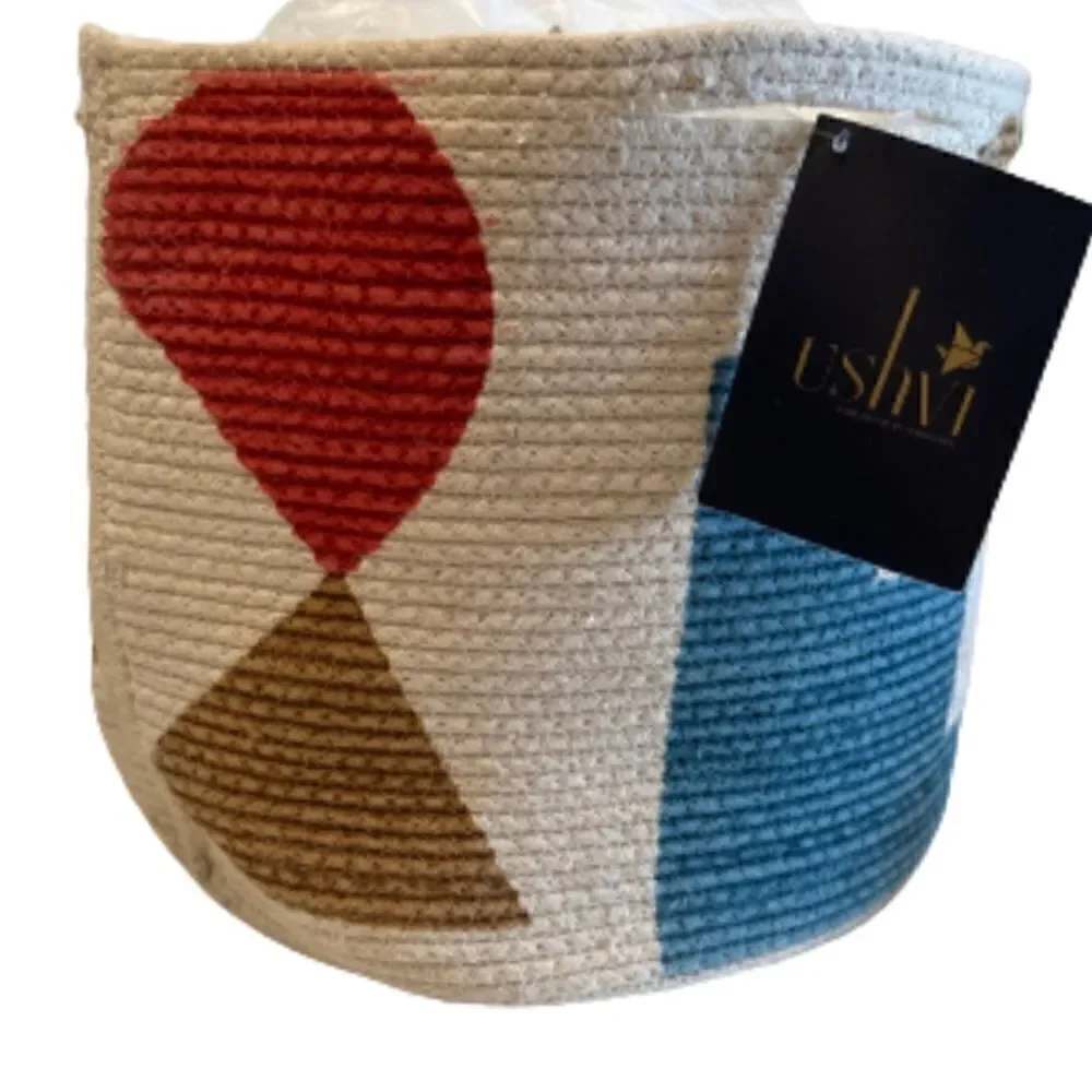 Ushvi geometric bucket