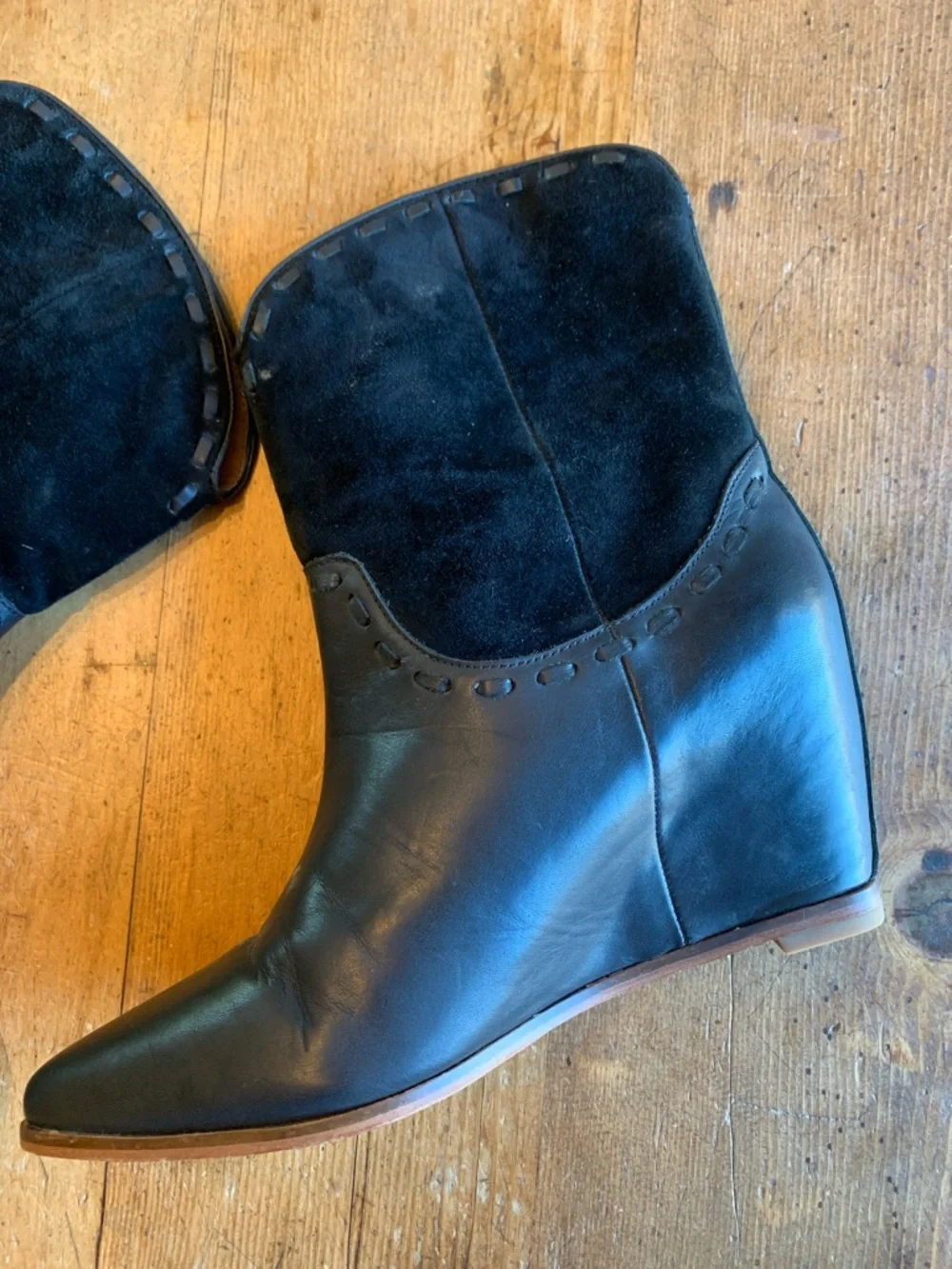 Martha Davis chic black