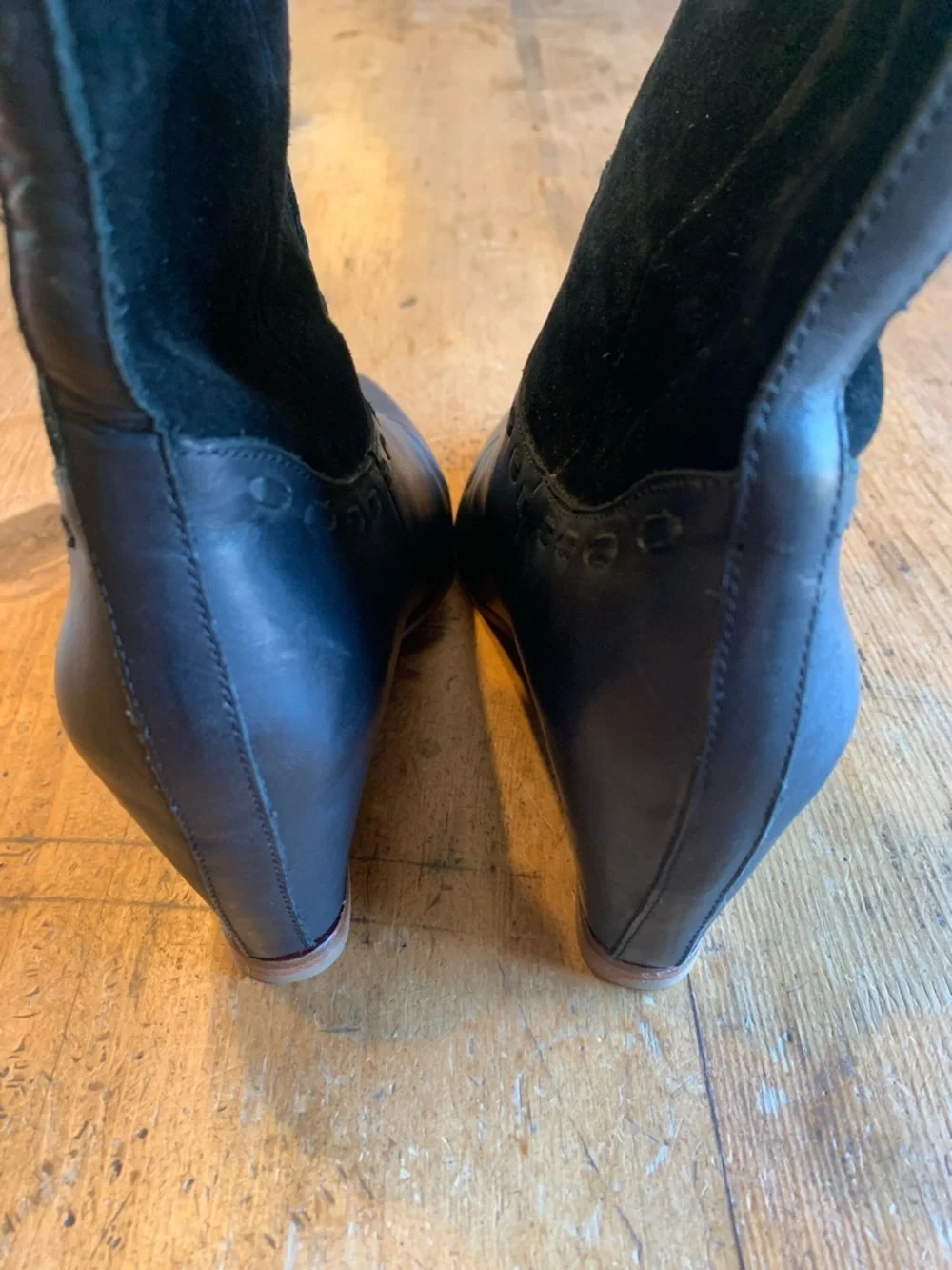 Martha Davis chic black
