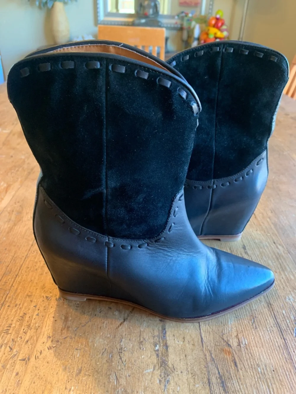 Martha Davis chic black