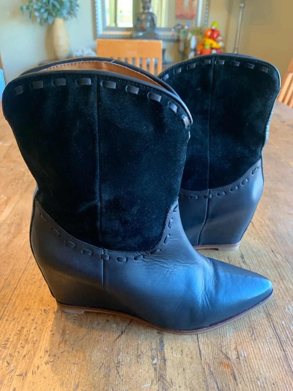 Martha Davis chic black