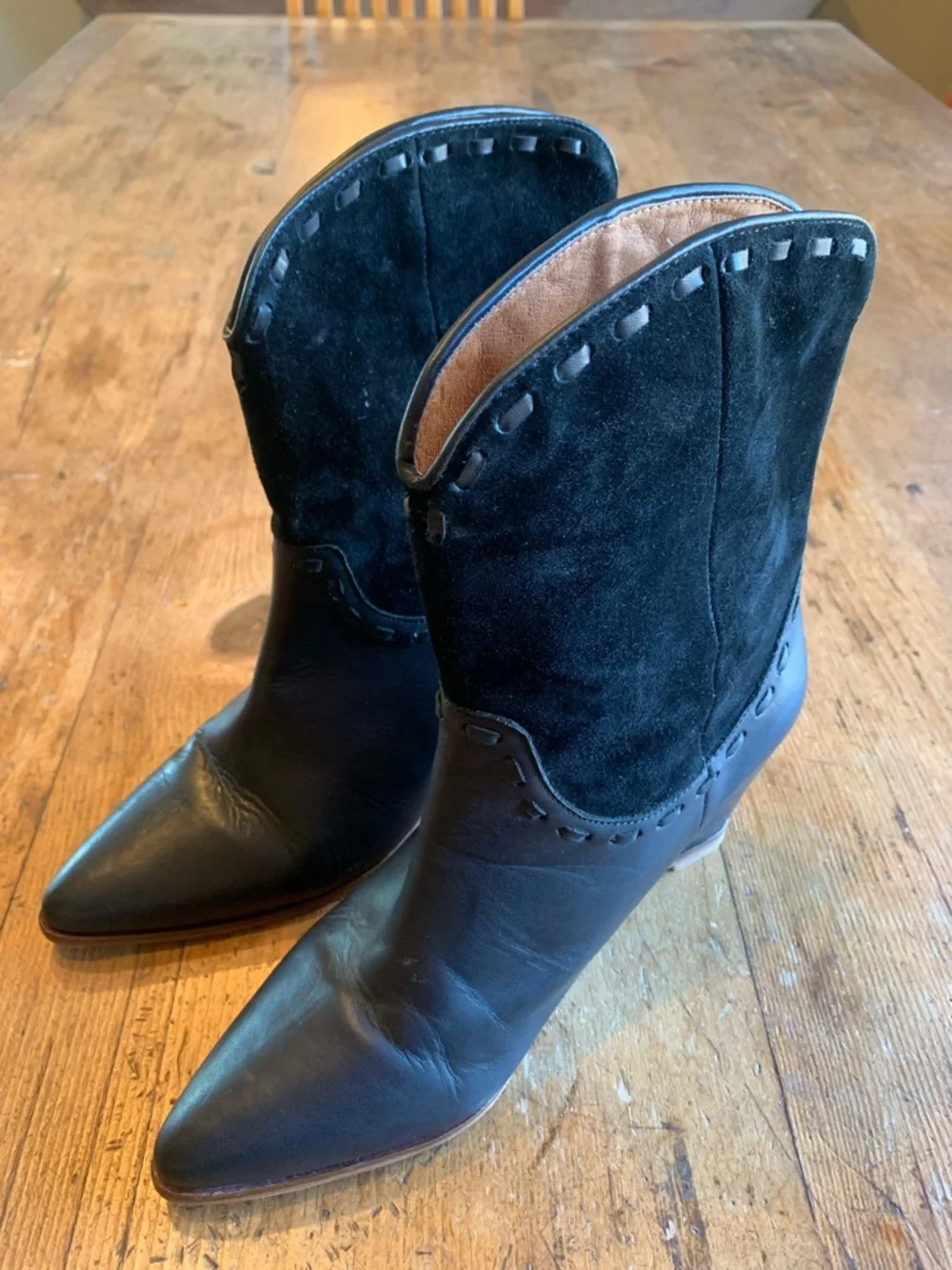 Martha Davis chic black