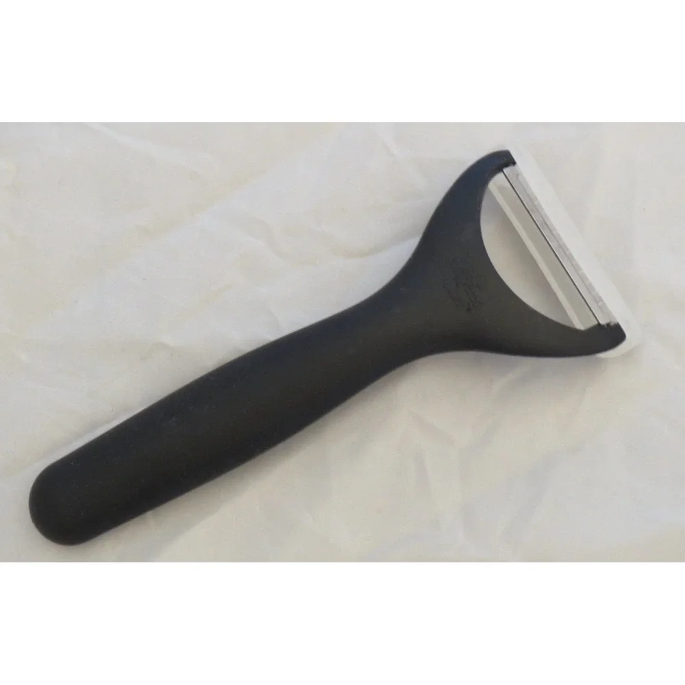 Pampered Chef Julienne‎ Peeler #1073 with Blade Guard