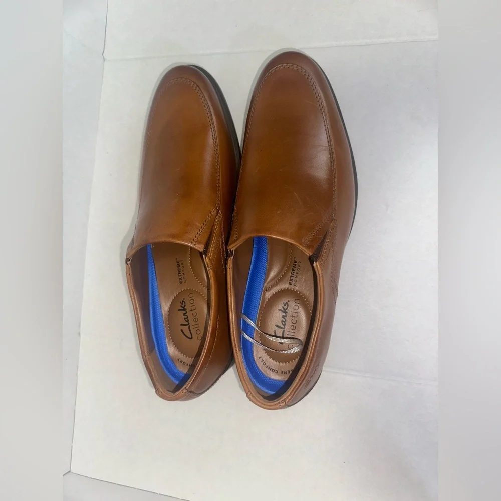 Clarks Men's Brown Leather Slip-Ons size 8 1/2W.      (#144)