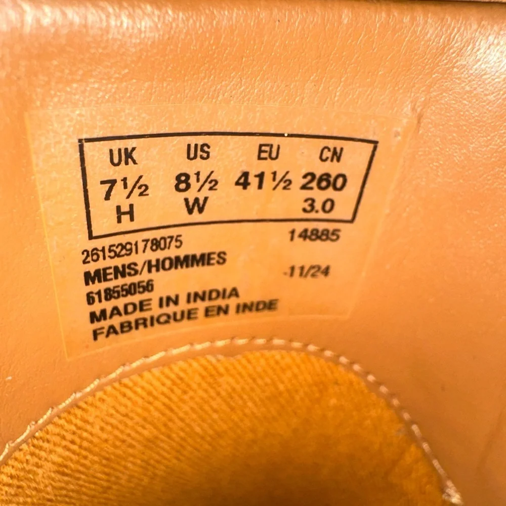 Clarks Men's Brown Leather Slip-Ons size 8 1/2W.      (#144)