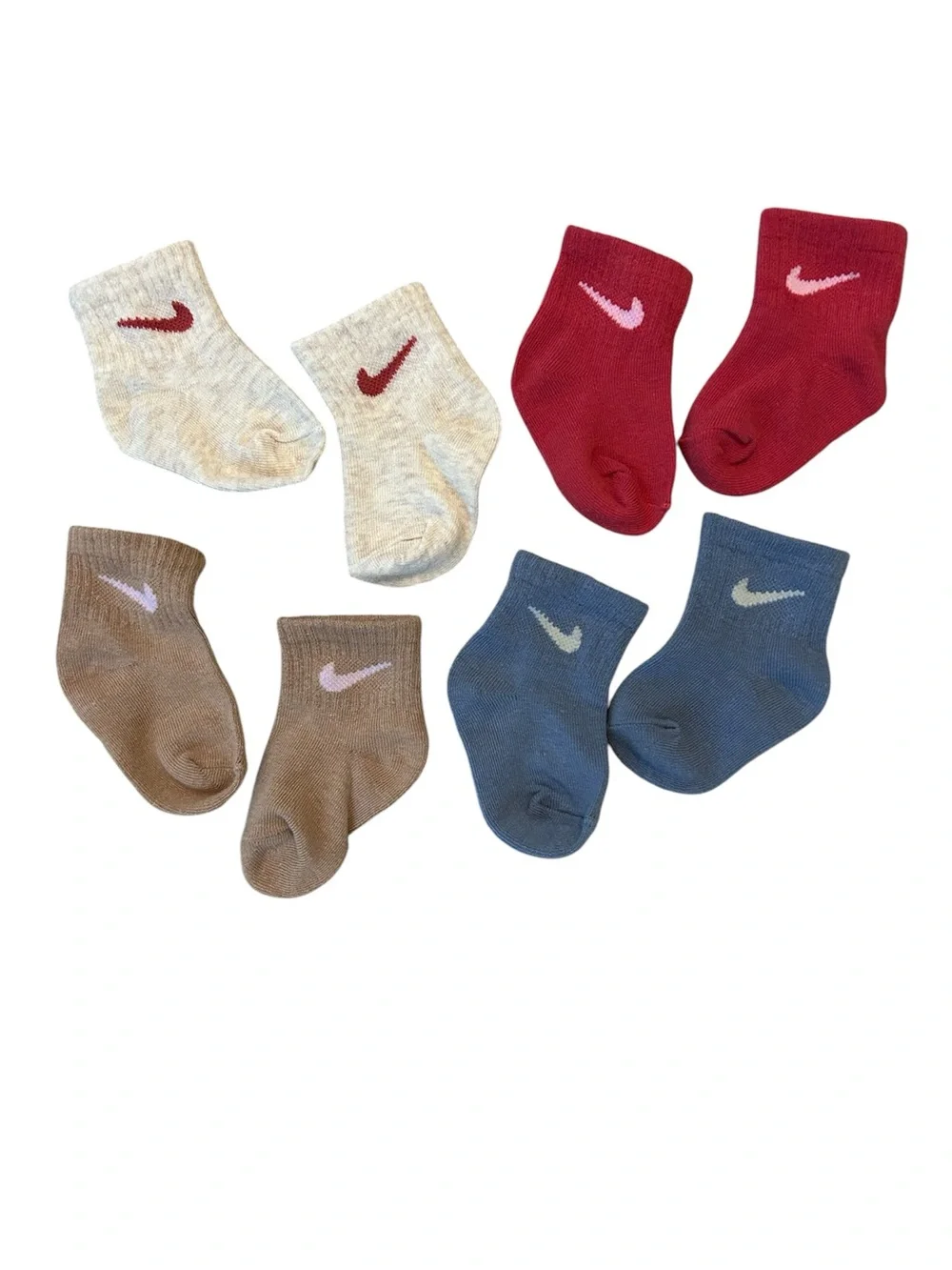 Nike Kids Assorted Crew Socks in Red, Blue, Sand, Cream NWOT, size 0-6 months