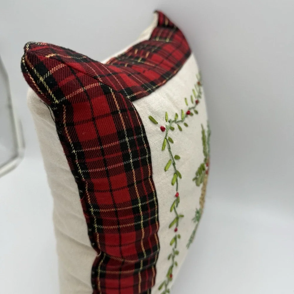 The Unbranded Brand christmas throw