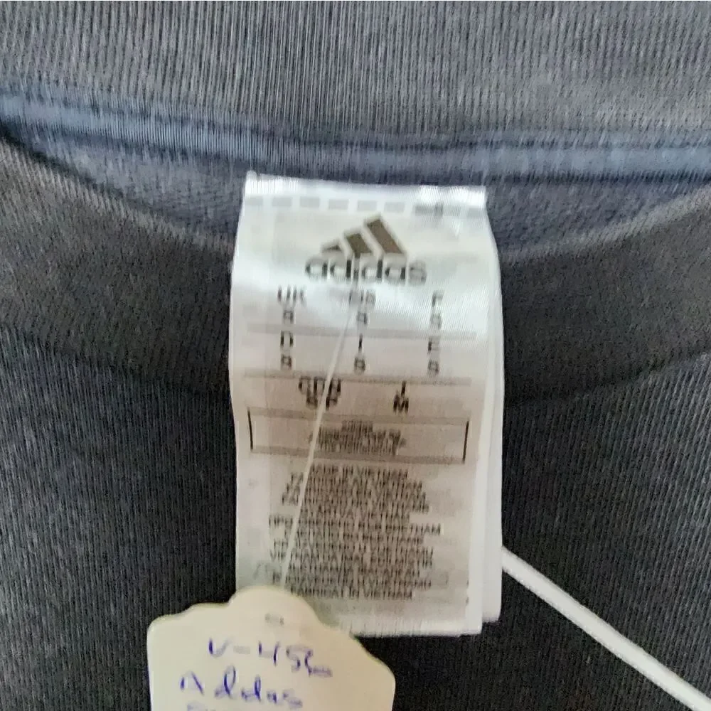 1604 - Adidas crew neck sweatshirt Small