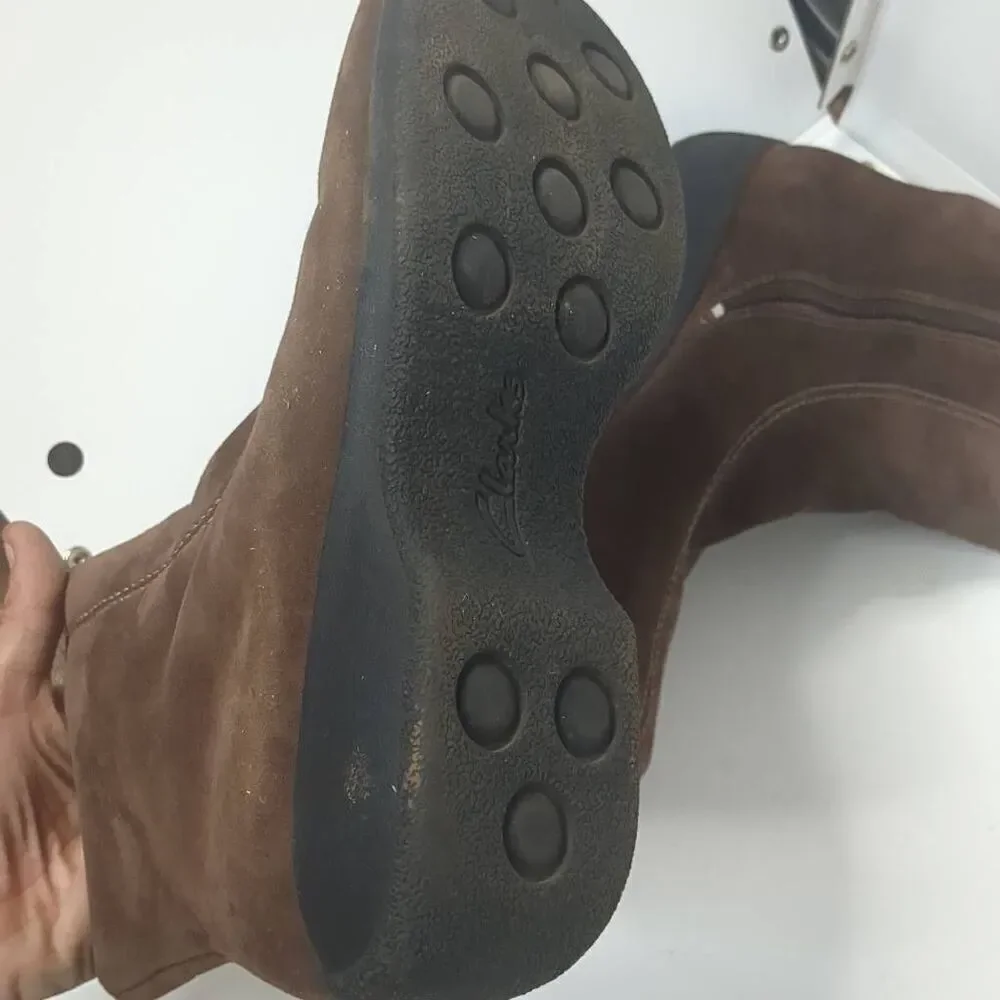 Clarks ships quickly