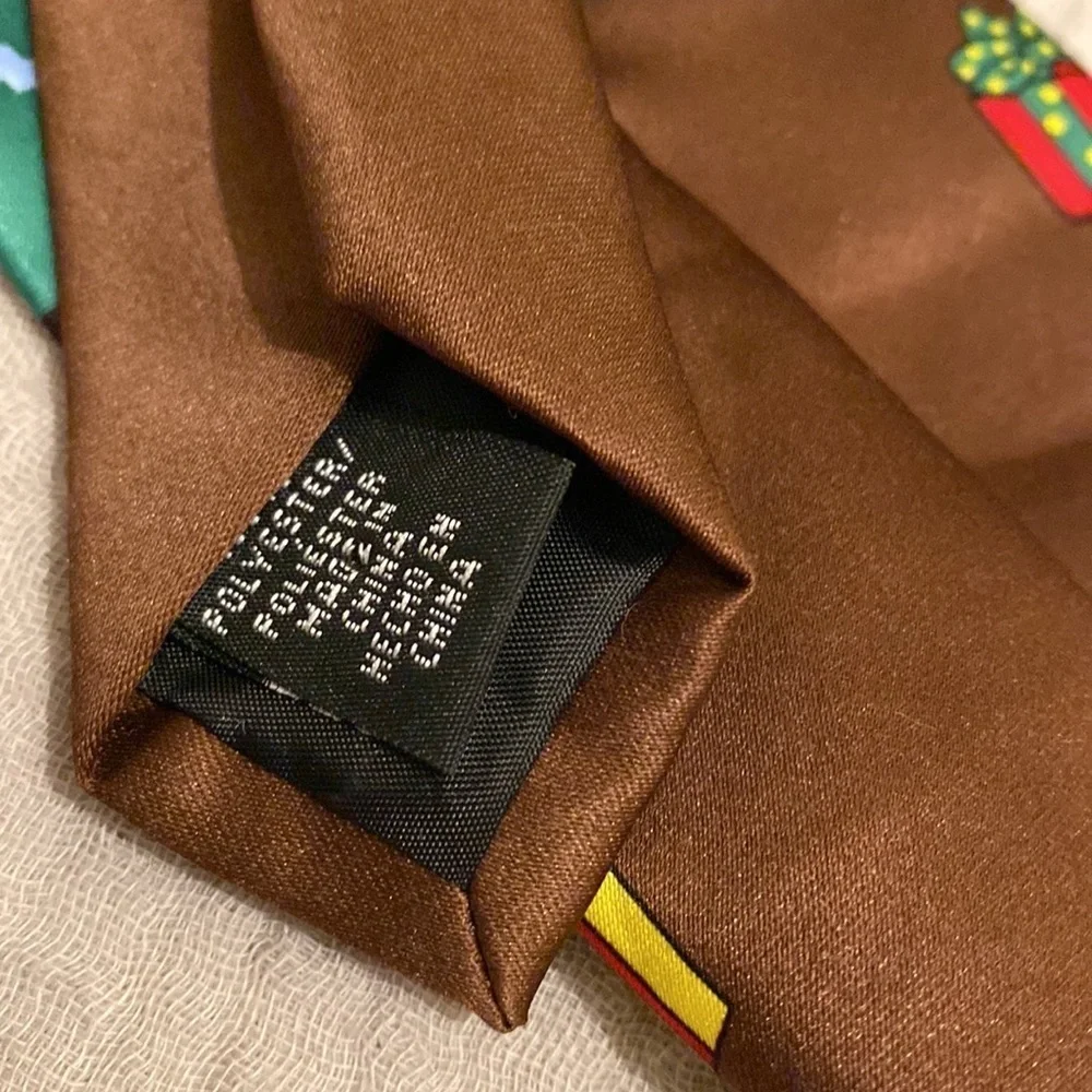 NOEL HOLLIDAY COLLECTION GRAPHIC TIE . Perfect for Christmas Party. NEW .