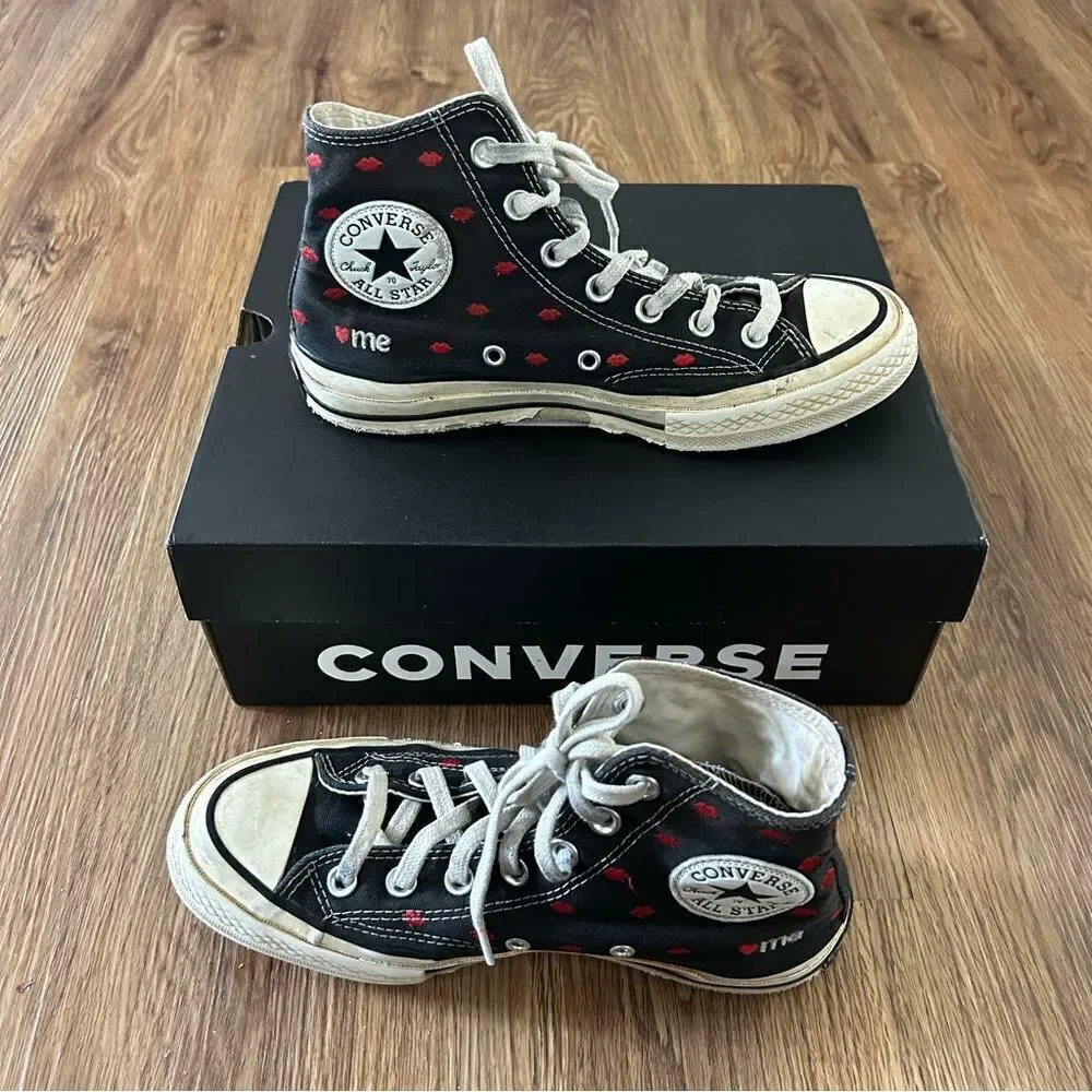 CONVERSE all Star Chuck Taylor hi top kiss lips embroidered lace up shoes sz7