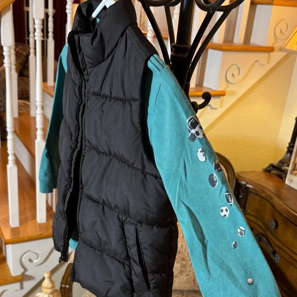Old Navy Black Puffer‎ Vest AND Graphic Tee~Sz 5