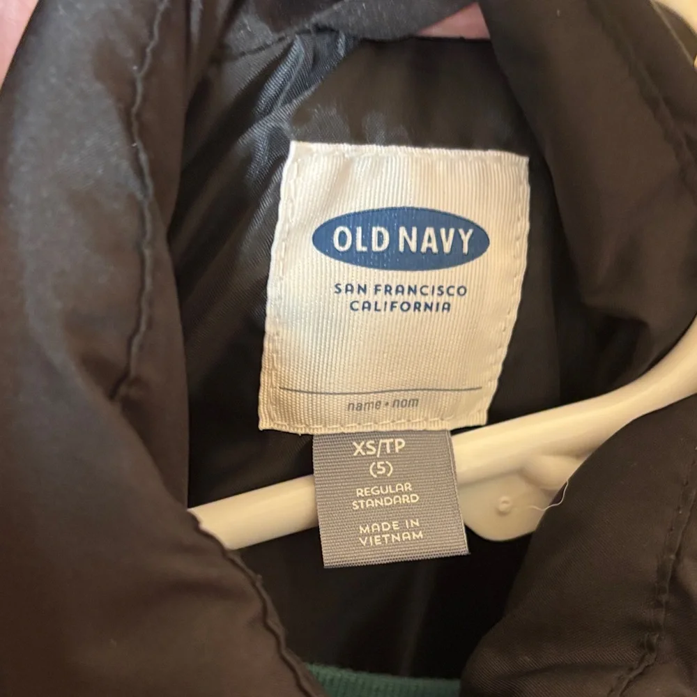 Old Navy Black Puffer‎ Vest AND Graphic Tee~Sz 5