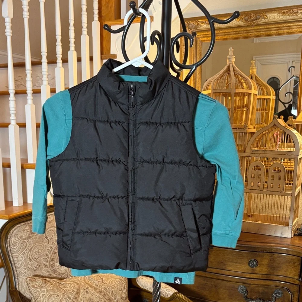 Old Navy Black Puffer‎ Vest AND Graphic Tee~Sz 5