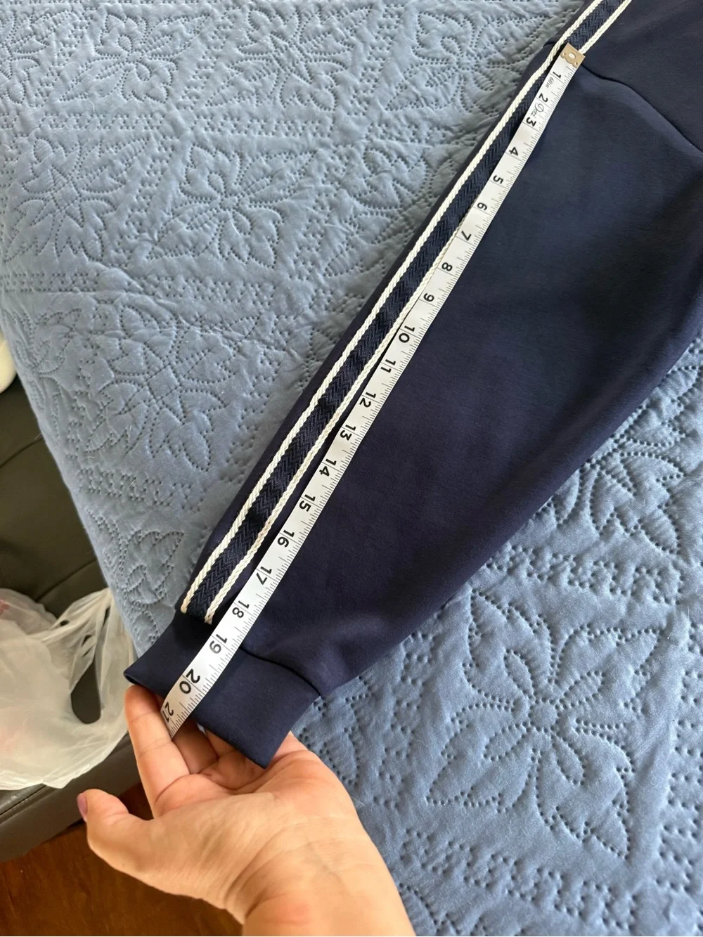 Elie Tahari Navy Athleisure Lounge Set Medium Sweatshirt & Shorts Matching Set